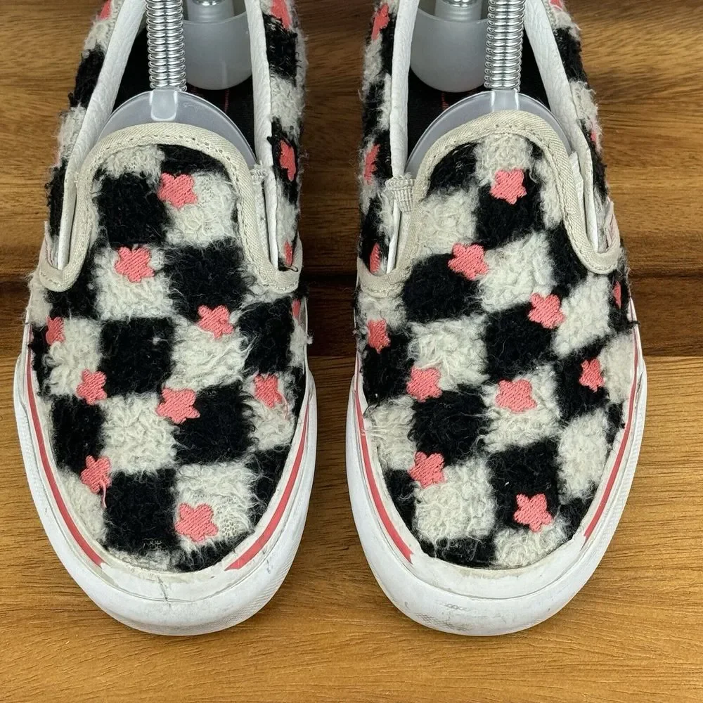 Big Kids Girls Vans Sherpa Classic Slip On Check Pink Flower Sneakers Size 1.5 Y